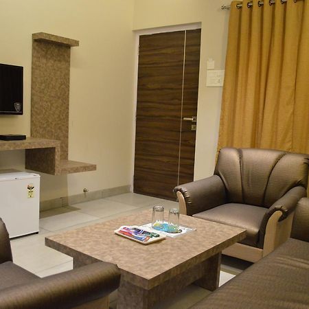 Resort Ruturaj Inn Alibag Zewnętrze zdjęcie
