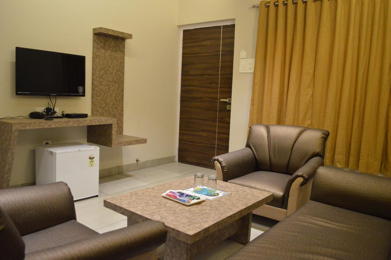 Resort Ruturaj Inn Alibag Zewnętrze zdjęcie